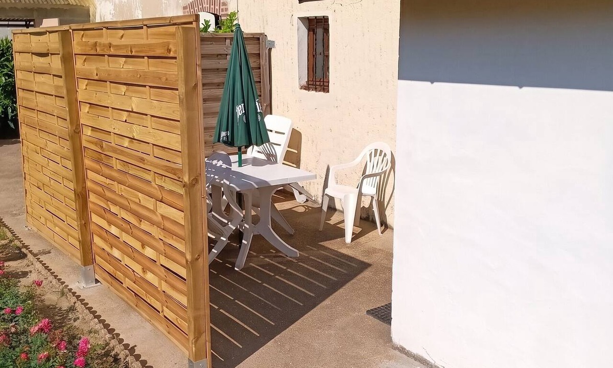 Saint-Martin-de-Hinx Apartment | Homerez - Apartment - Saint-Martin-de-Hinx