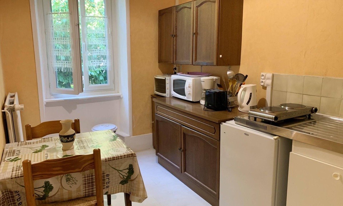 Neris-les-Bains Apartment | Homerez - Beautiful apartement for 2 ppl. with balcony at Néris-les-Bains