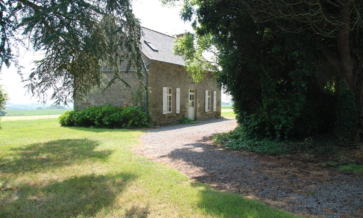 Saint-Igneuc House | Homerez - Charming house with garden in Jugon-les-Lacs