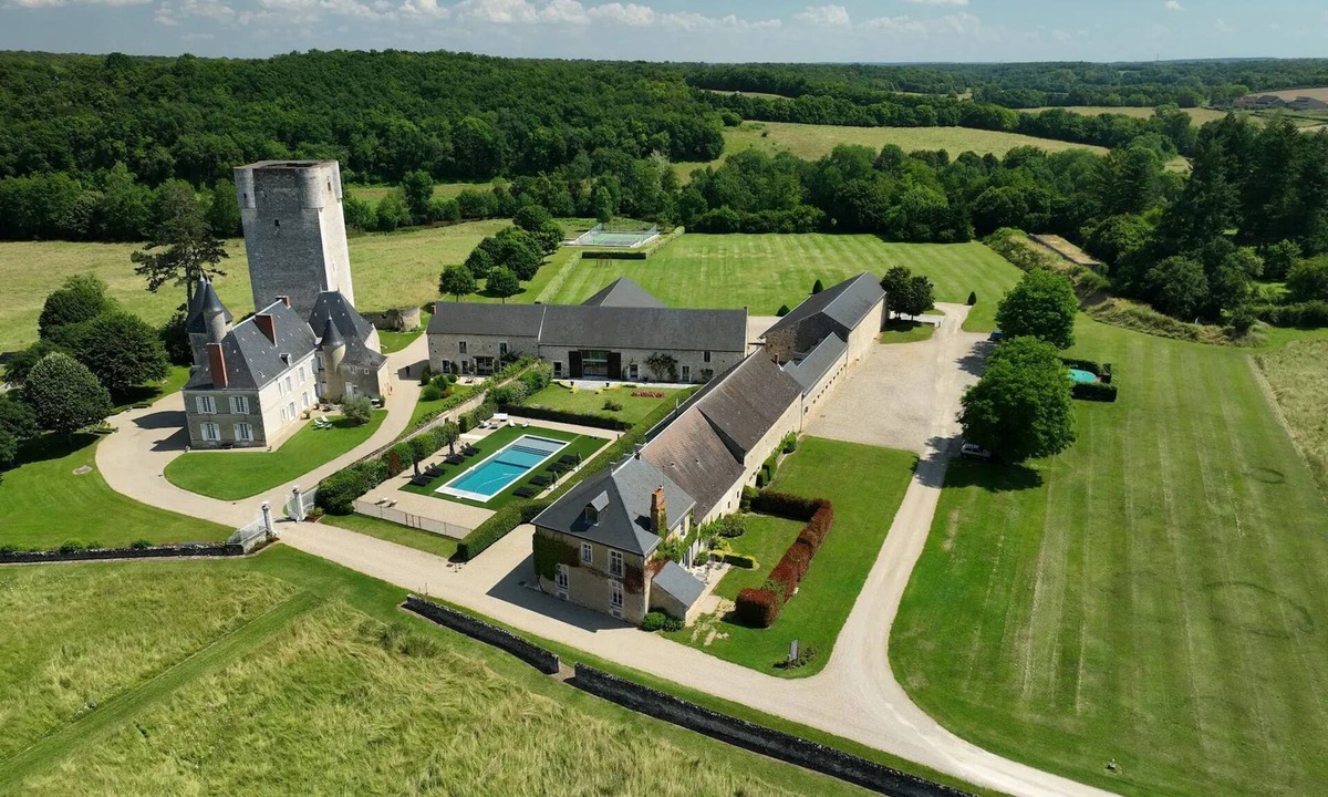 Tendu Other | Homerez - Elegant Villa in Tendu with Private Pool