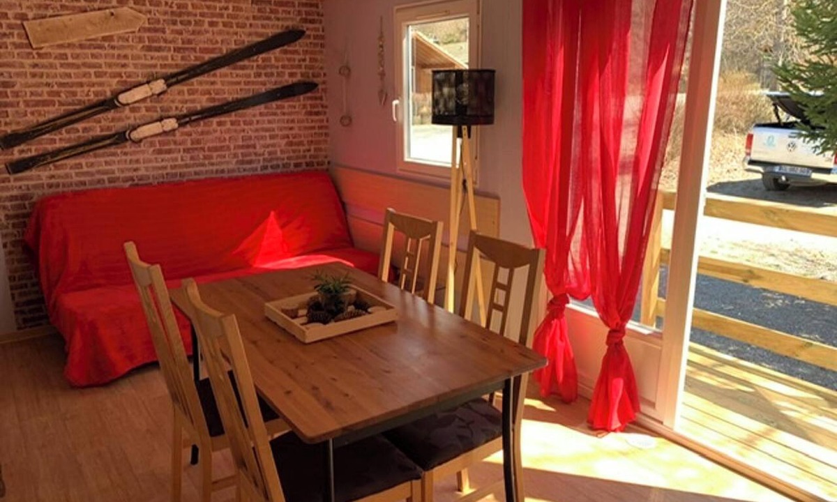 Saint-Leger-les-Melezes Ski Chalet | Homerez - Chalet in Saint-Léger-les-Mélèzes