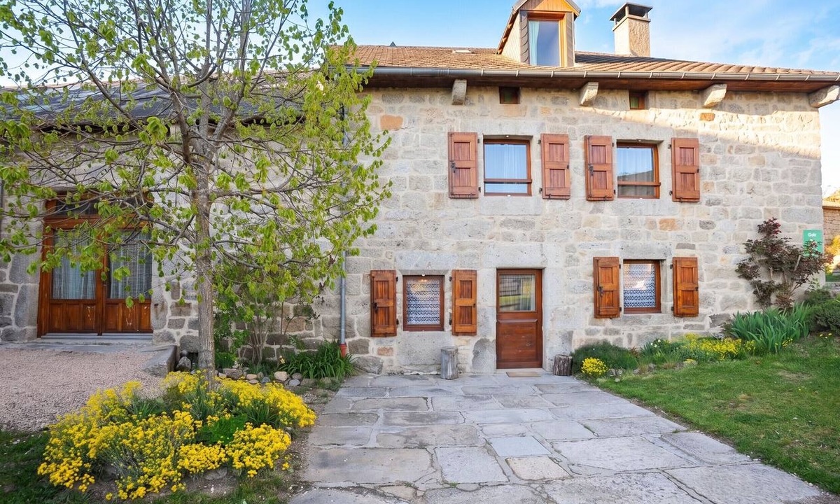 Albaret-Sainte-Marie House | Homerez - House in Albaret-Sainte-Marie