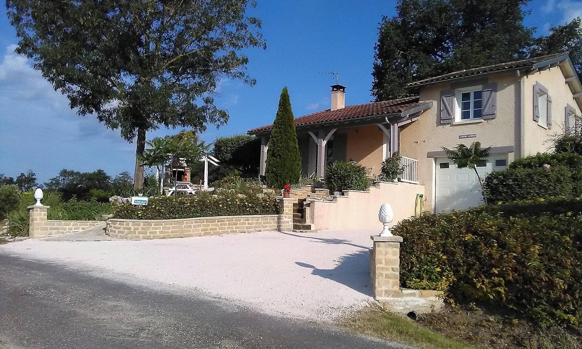 Saint-Laurent-Lolmie House | Homerez - House in Lendou-en-Quercy