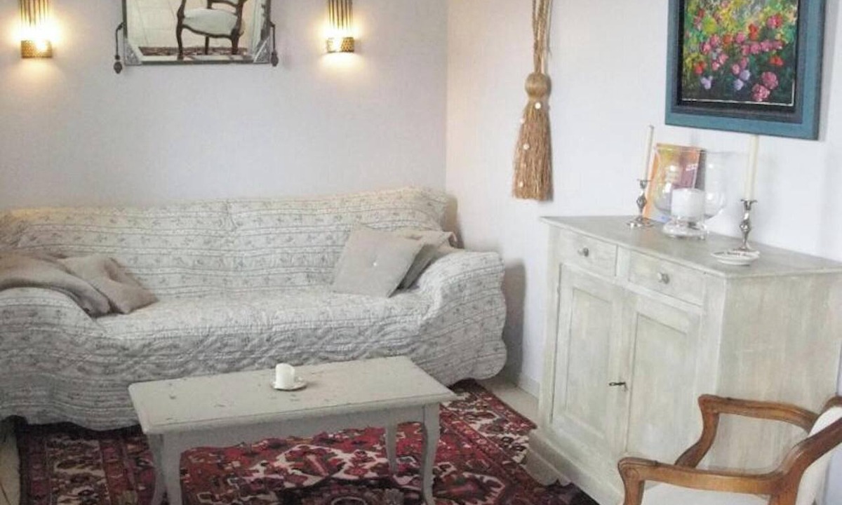 Chateney House | Homerez - House in Châteney