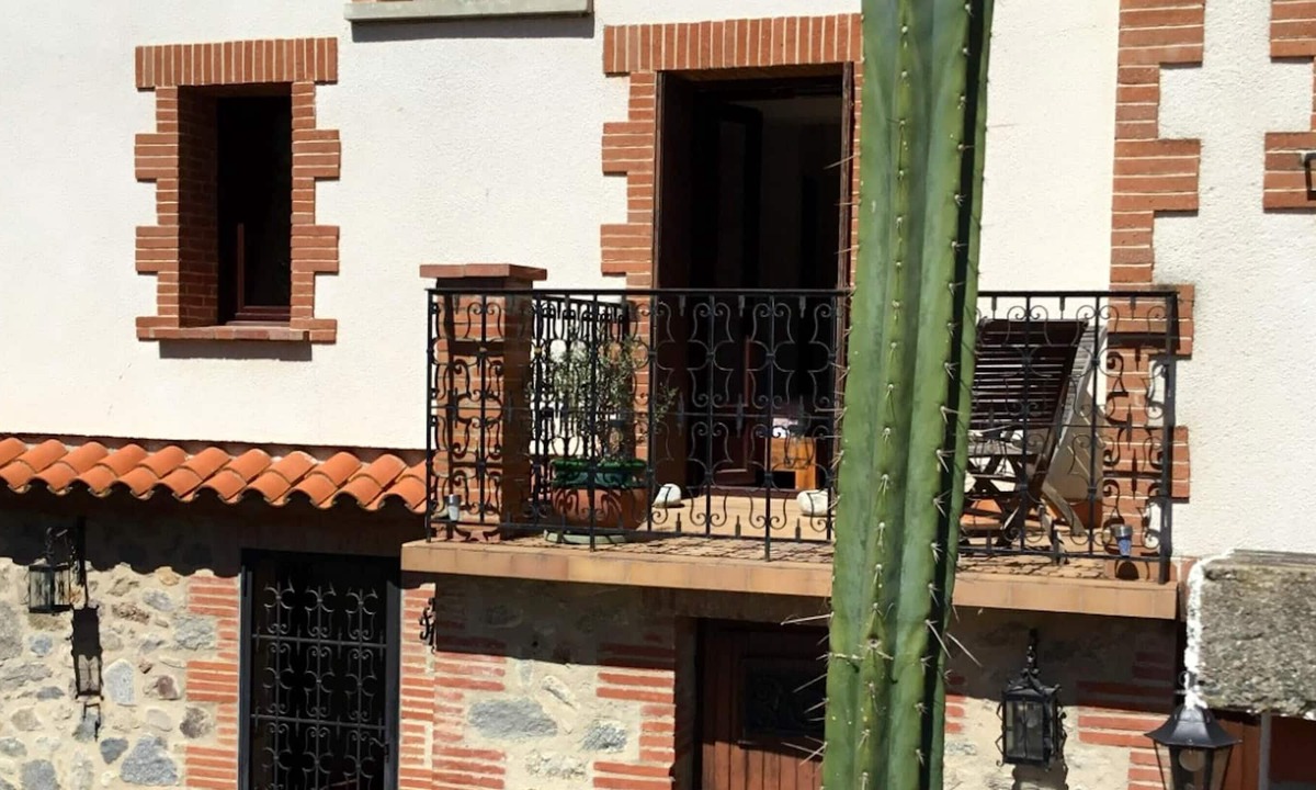 Ceret House | Homerez - Spacious house for 7 ppl. with garden and terrace at Céret