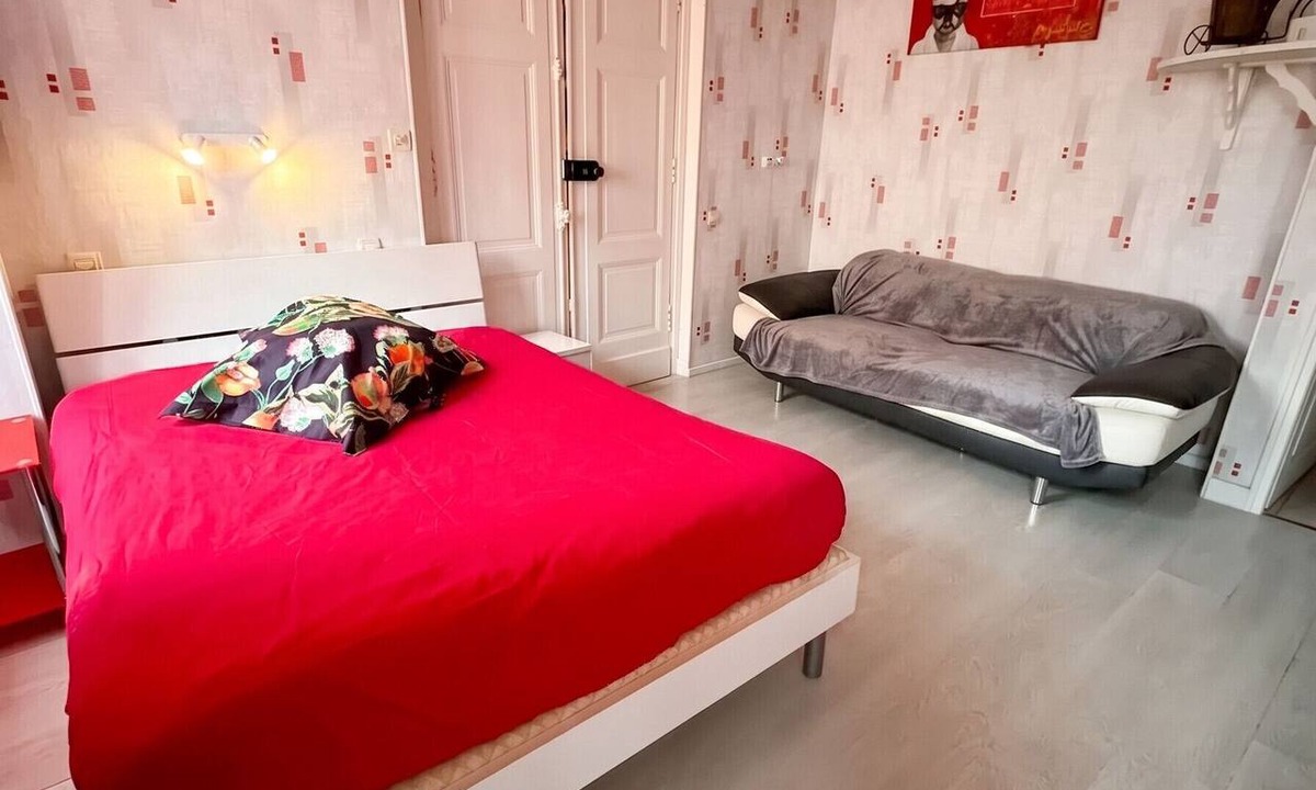 Neris-les-Bains Apartment | Homerez - Studio in Néris-les-Bains
