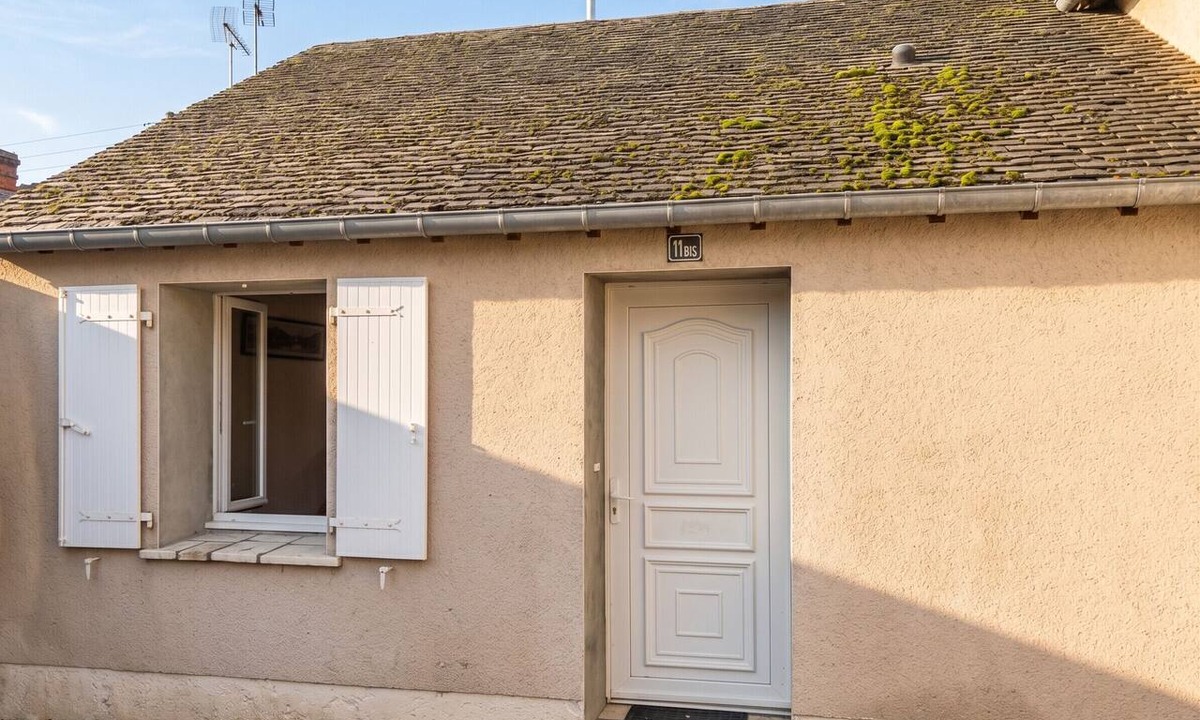 Montargis Apartment | Homerez - Studio with parking in Montargis