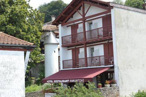 Saint-Jean-Pied-de-Port Hostel | Hostel20 Ramuntcho