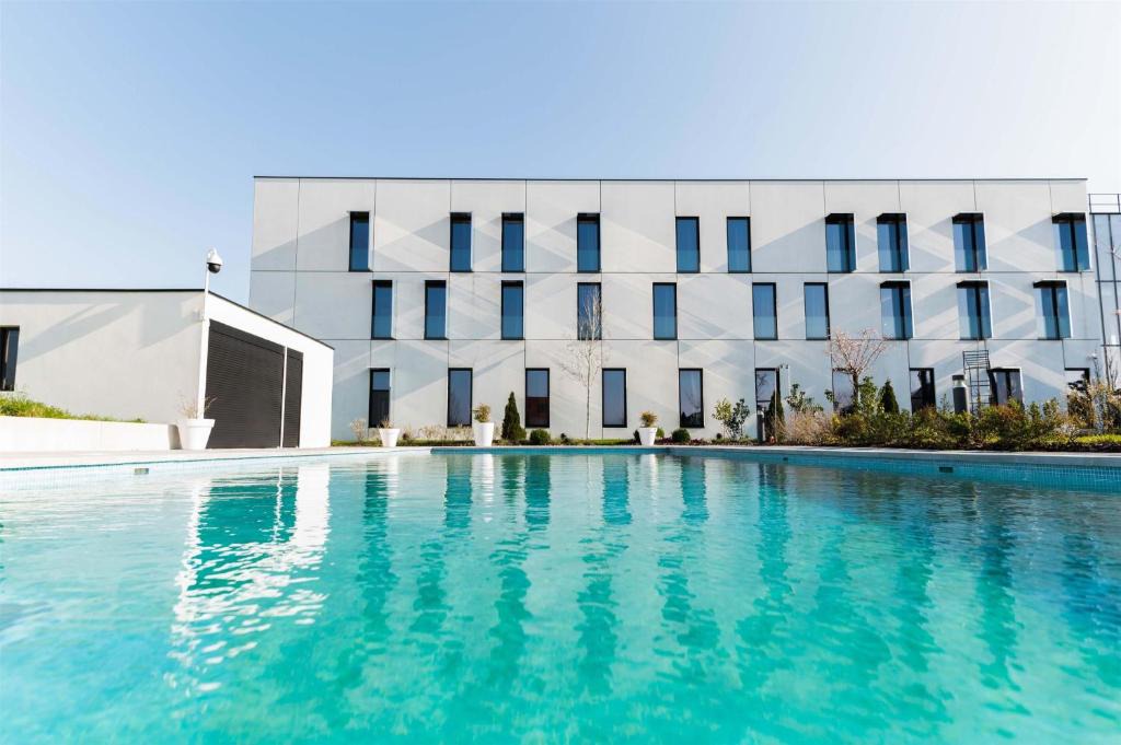 Chanteloup-en-Brie Hotel | Hotel Dali Val d'Europe, Tapestry Collection by Hilton