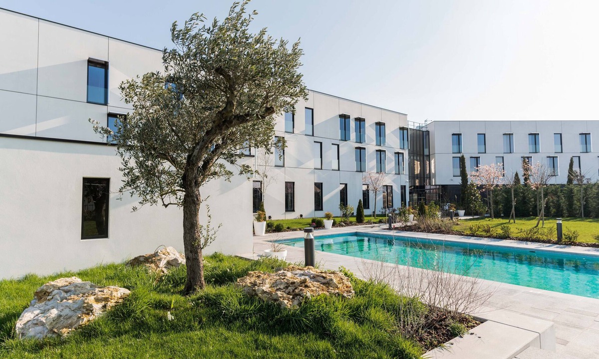 Chanteloup-en-Brie Hotel | Hotel Dali Val d'Europe, Tapestry Collection by Hilton