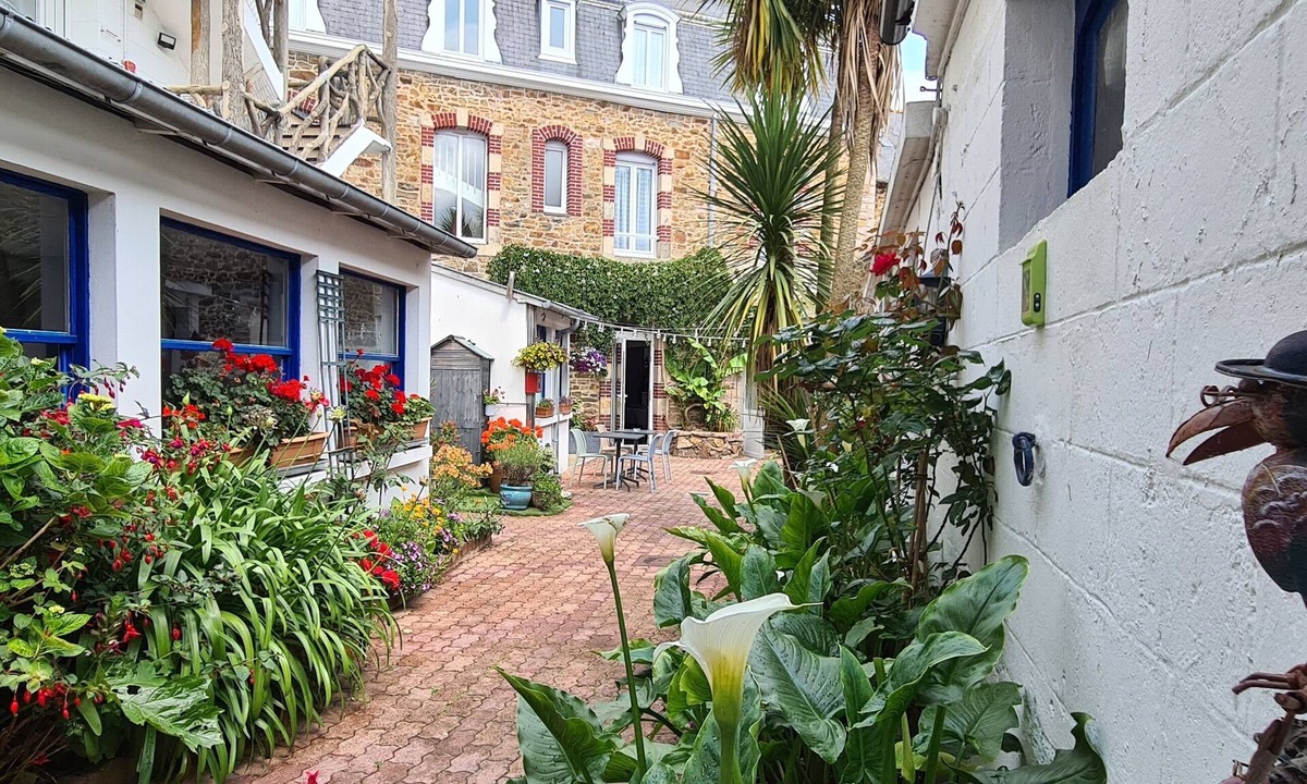 Pleneuf-Val-Andre Hotel | Hotel de France