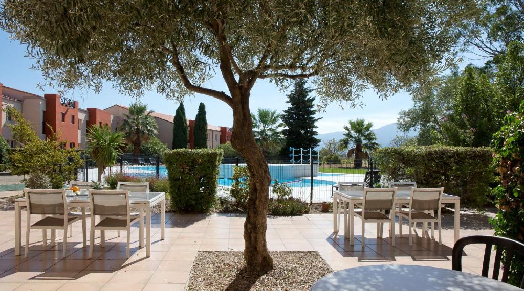 Banyuls-dels-Aspres Hotel | Hotel Du Village Catalan
