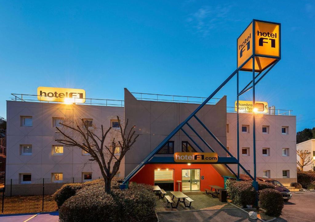Pontarlier Hotel | hotelF1 Pontarlier