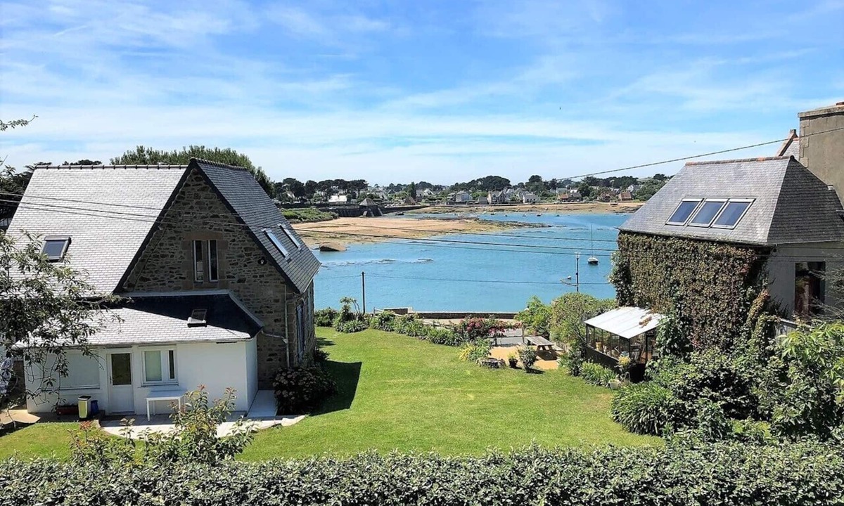 Perros-Guirec House | House 3* sea view with WIFI in PLOUMANAC'H