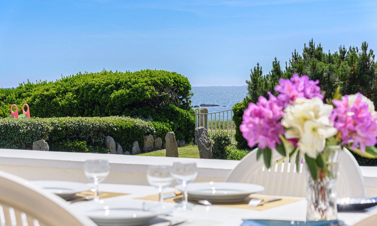 Tregunc House | house direct access to the beach, quiet location exceptional view from the terrace