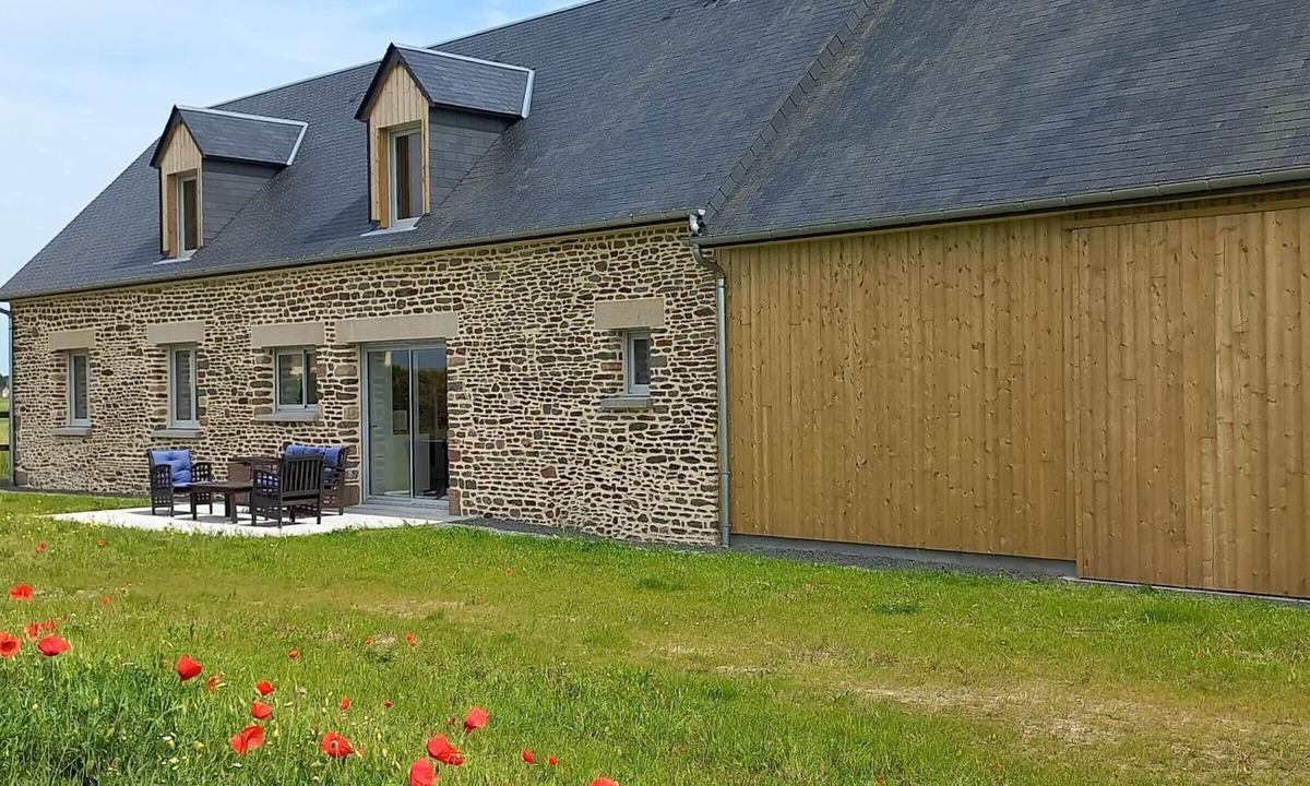 Pontorson Cottage | House in Pontorson with WiFi, parking, near Mont St-Michel