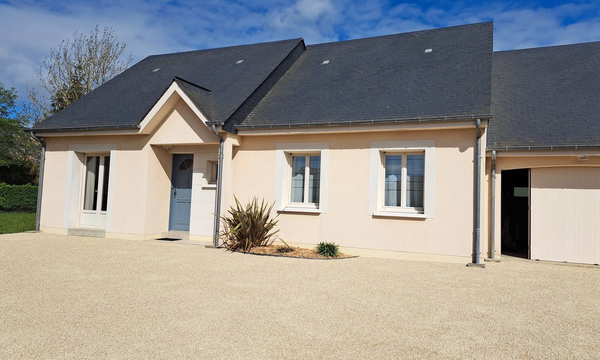 Auvers-le-Hamon House | House near lake and wildlife park