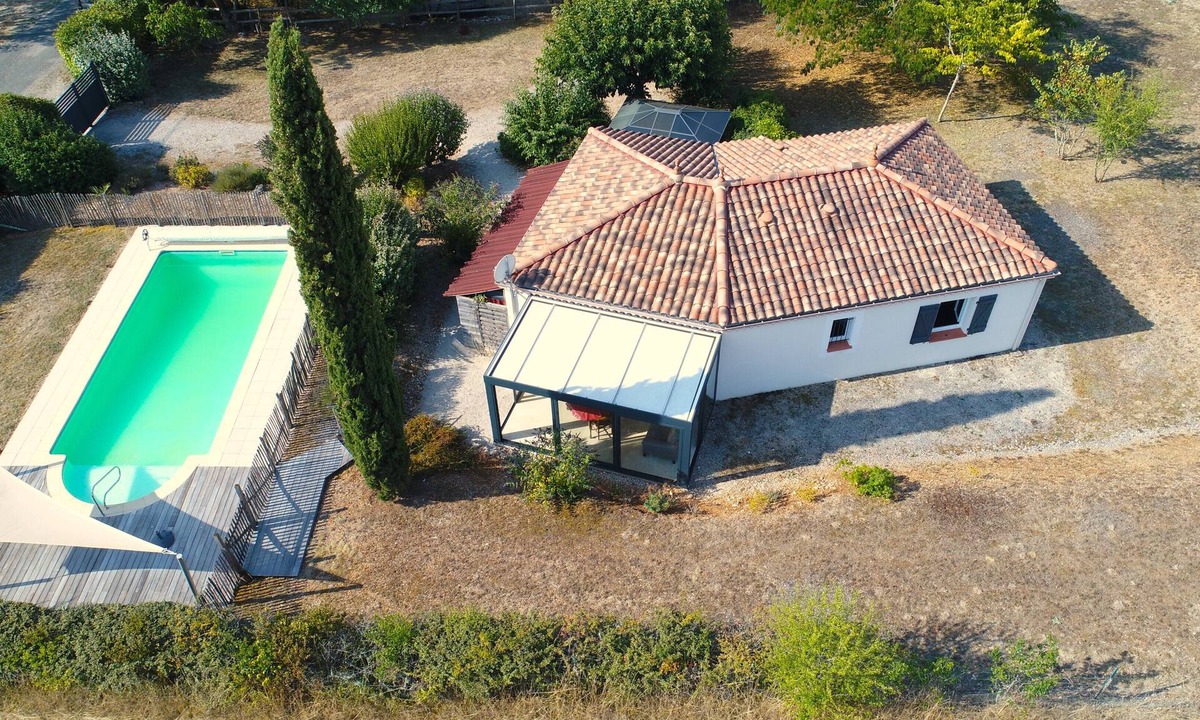 Concots House | House on the Causse in a charming Lotois village, fully air-conditioned.