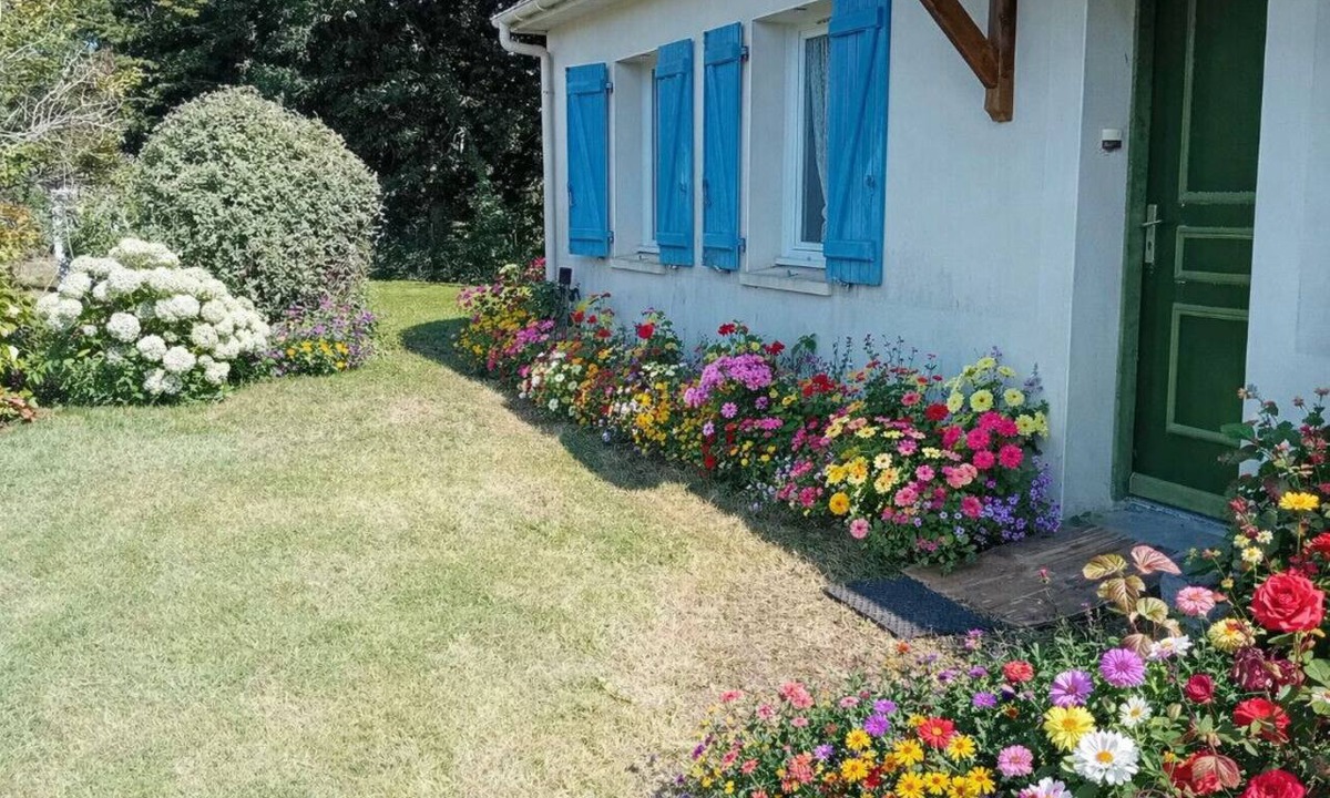 Mesquer House | House with garden near the sea in Mesquer
