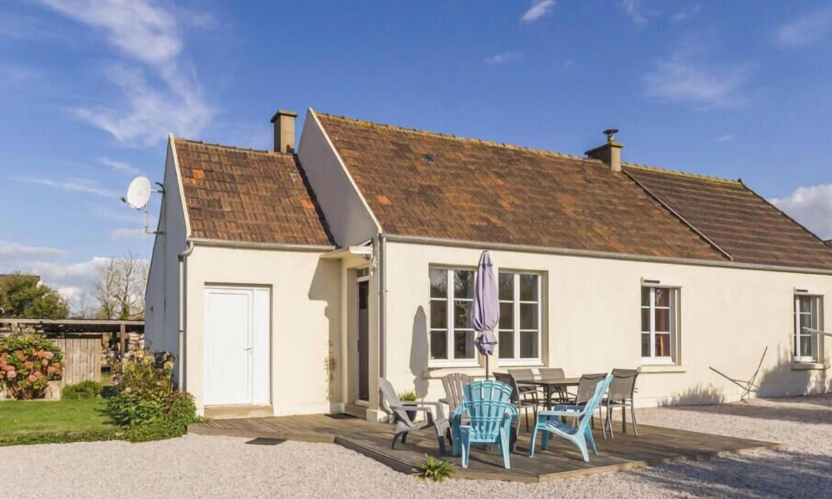 Les Pieux Cottage | House with terrace near Sciotot beach, ideal for hiking