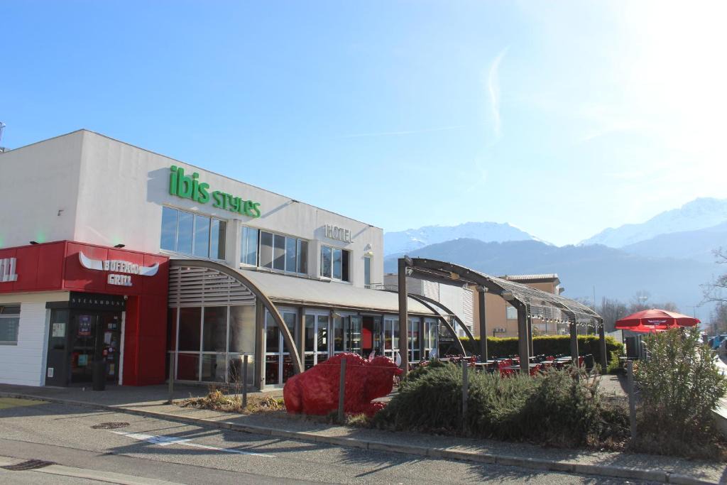 Crolles Hotel | Ibis Styles Crolles Grenoble A41