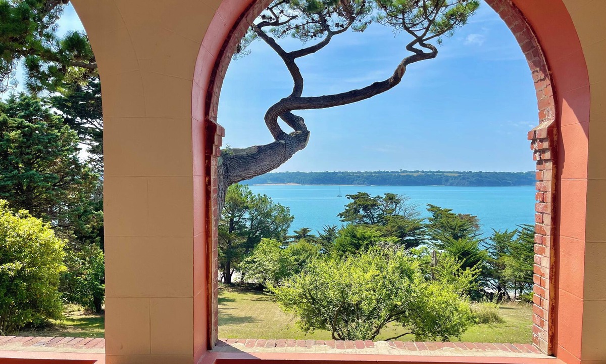Saint-Jacut-de-la-Mer Villa | Ideal for 2 families, large charming house, sea view, direct access to the beach