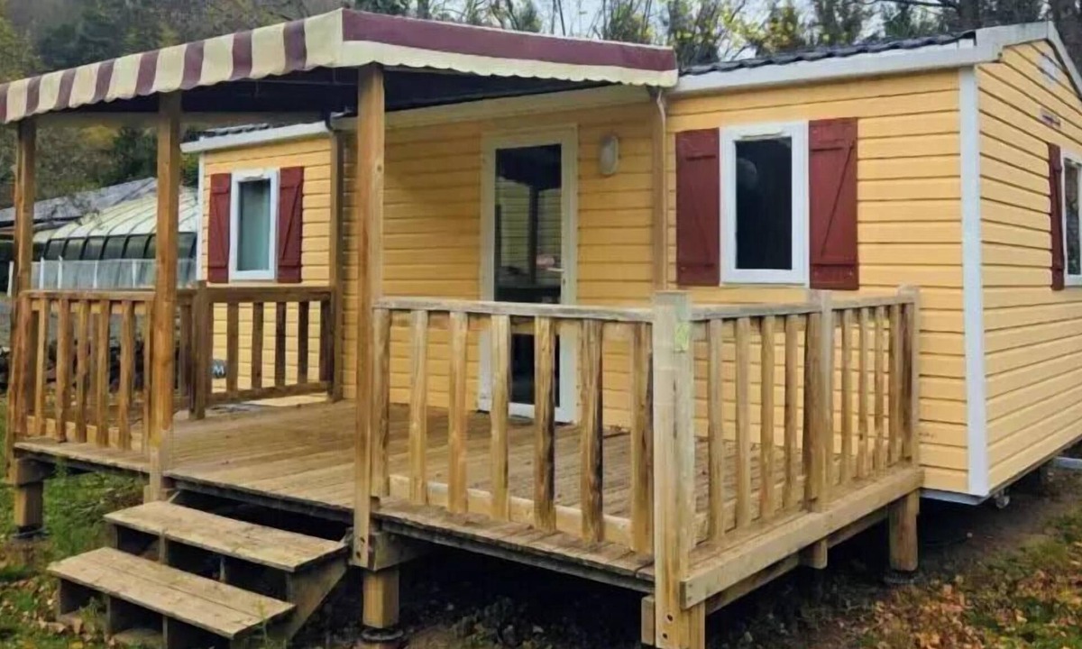 Champagnac-le-Vieux House | IRM1 Mobile Home: 3 Rooms, Sleeps 5