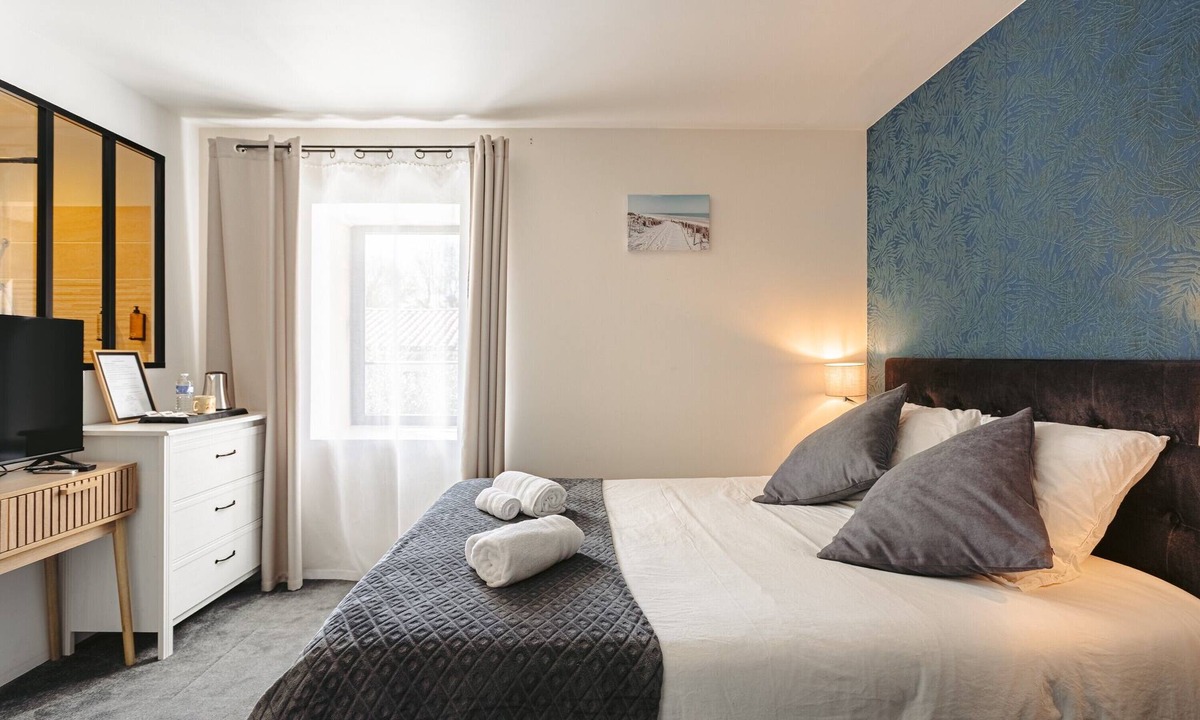Aigrefeuille-d'Aunis Bed & Breakfast | Jack Room – Charm and Authenticity in the Heart of Nature