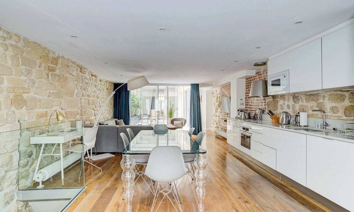 Enfants-Rouges Apartment | Jardin Prive - Gorgeous 3 Bed House in Le Marais