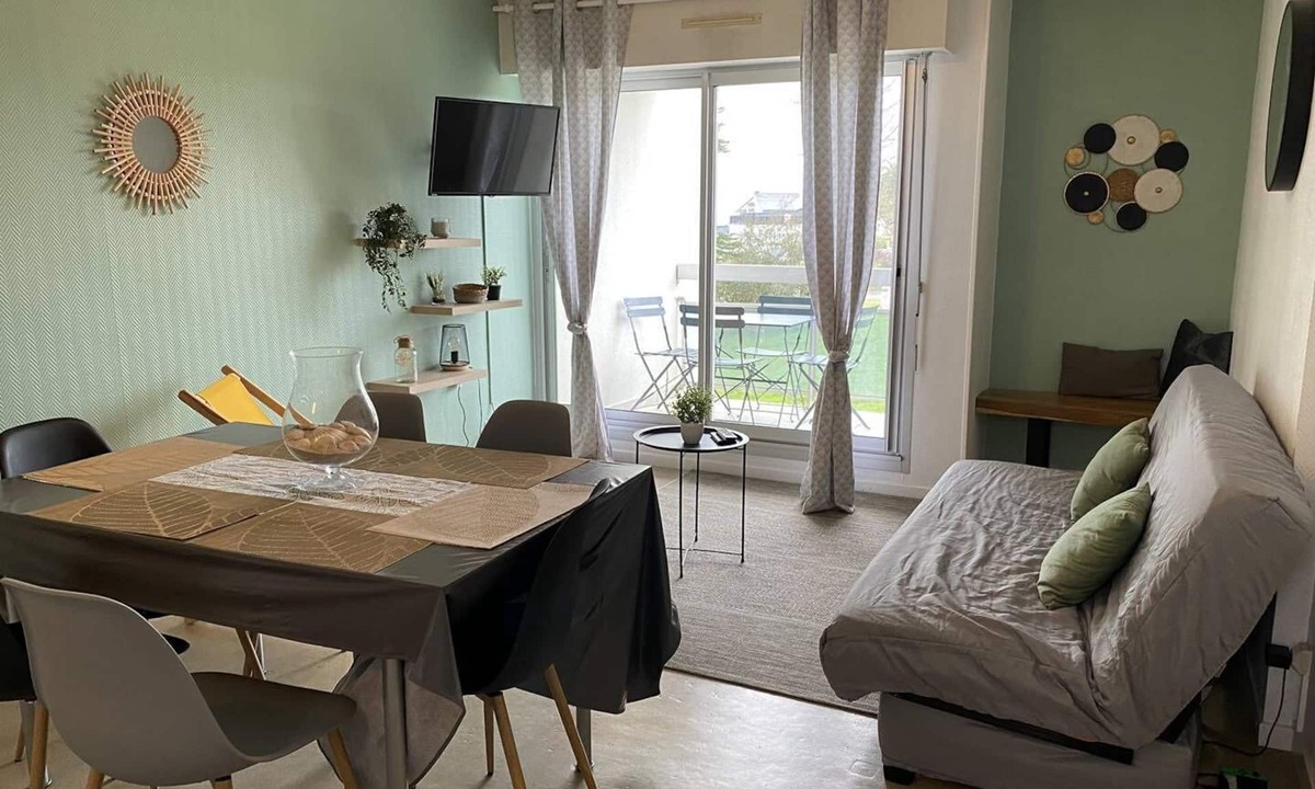 Saint-Cast-le-Guildo Apartment | Joli Appartement à la Décoration Soignée à 50m de la Plage de Pen Guen