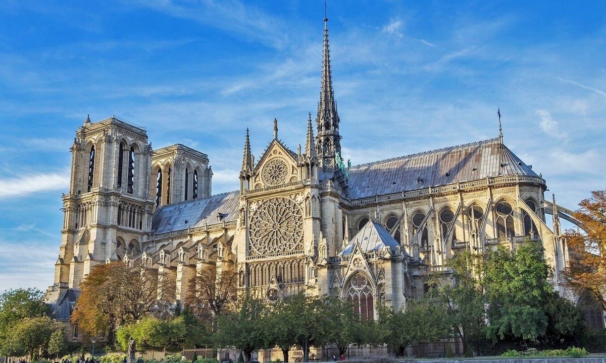 Sorbonne Apartment | JUST STEPS AWAY FROM THE ICONIC NOTRE DAME -RUE SAINT-SÉVERIN