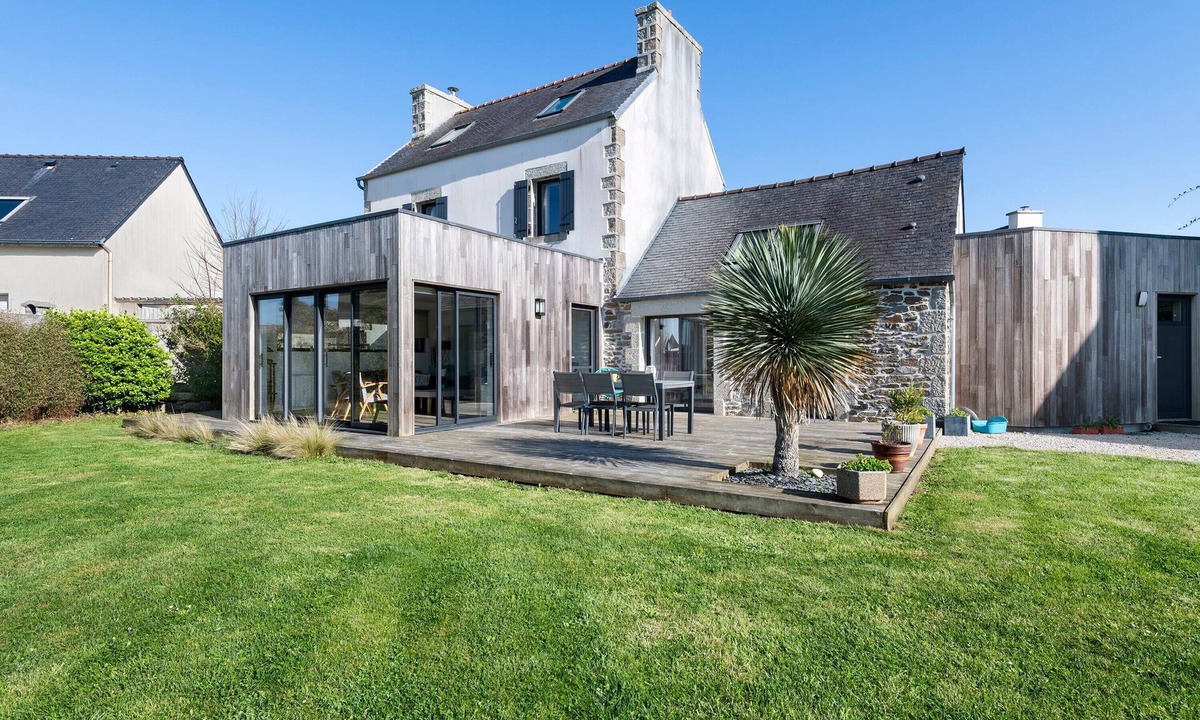 Brignogan-Plage House | Ker Helo-ana – Just 120m from the Beach, Spacious Renovated House with Garden