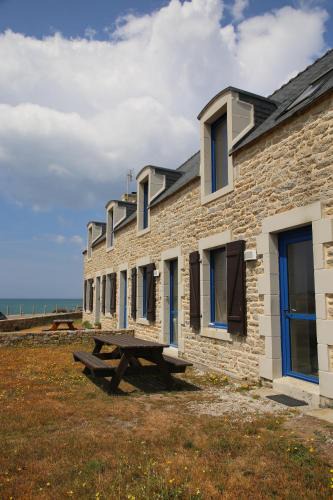Saint-Guenole House | Ker Karreg (La Maison du Rocher)