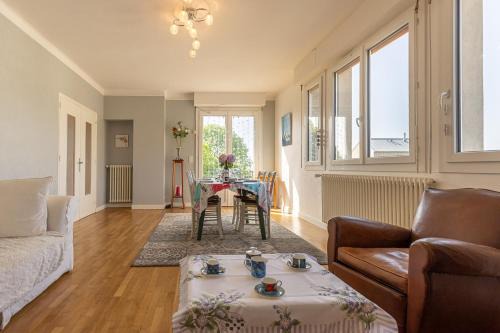 Mur-de-Bretagne House | Ker Karrez - Proximité Commerce et Lac