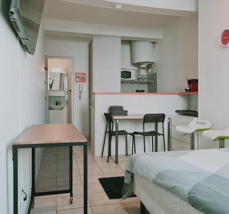 Bourgogne Apartment | Kimme Orange - Plein centre ancien