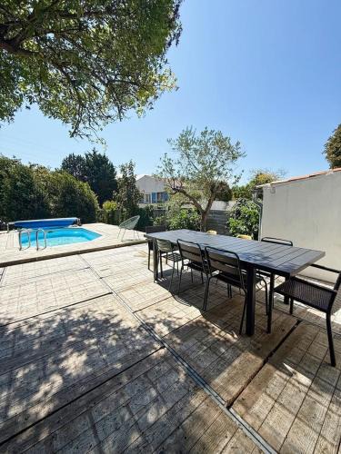 Lagord Villa | L'échappée, piscine, billard et parking privé