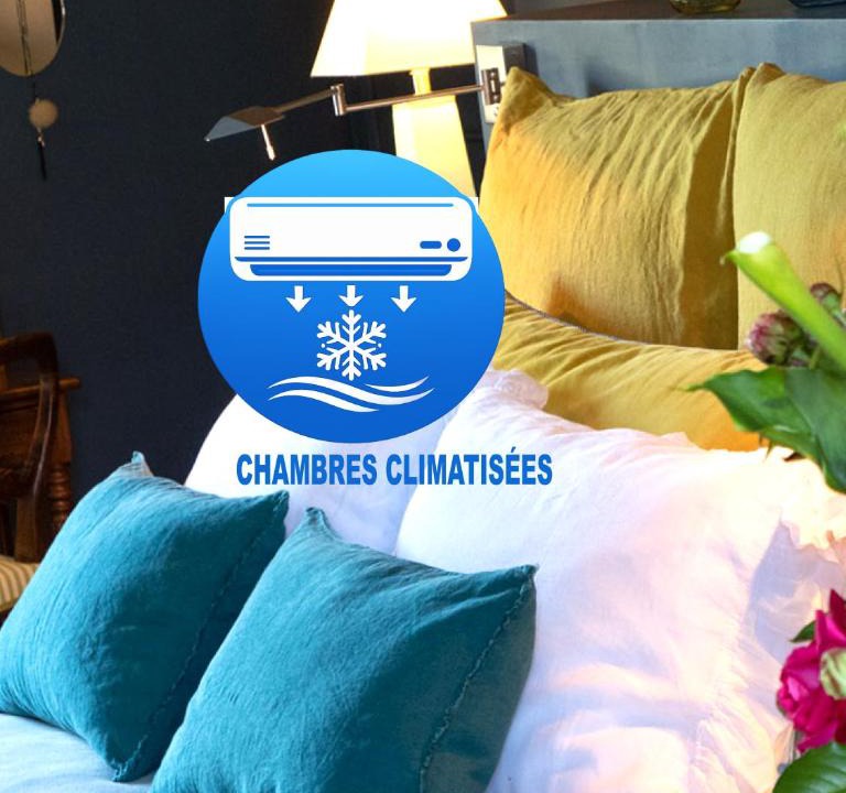 Maigne Bed & Breakfast | L'école des garçons