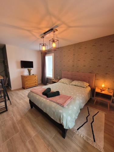 Melun Apartment | L' Écrin de Jade