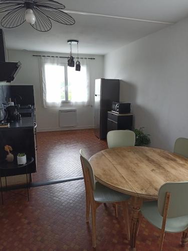 Auzances Apartment | L' étape de la Tour
