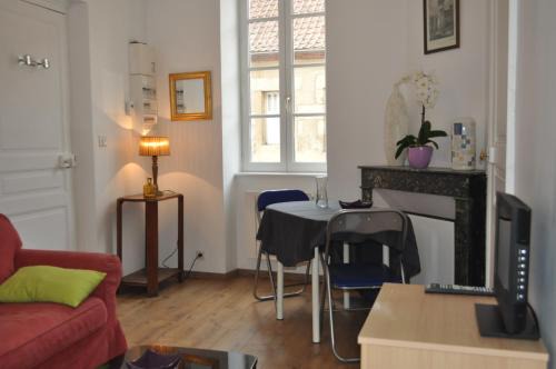 Moulins Apartment | L'appartement d'Aymar