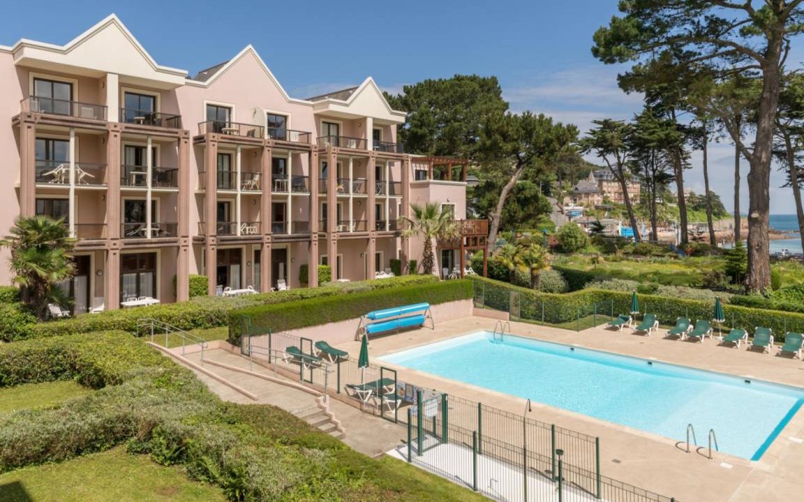 Perros-Guirec Apartment | L'Archipel 2p 4/5p Sea View Superior