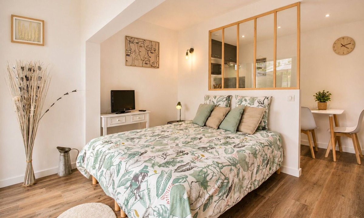 Surzur Apartment | "L'Aube - Private SPA - Quiet location