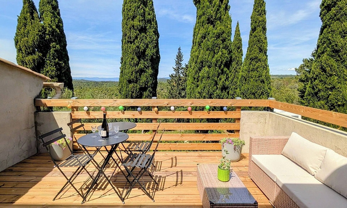 Verzeille Apartment | L'ECRIN DE POMMAYRAC, Apartment Nature, Terrace & Horses, near Carcassonne