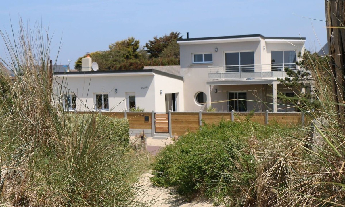 Bretteville-sur-Ay House | l'Escale dunes, Strände 20 Meter entfernt, Meerblick by Interhome