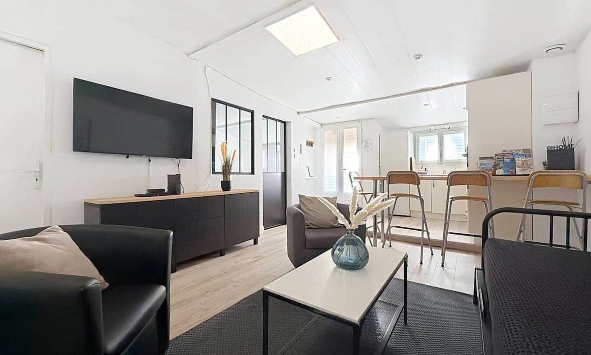 Communay Apartment | L'Espérance - T2 avec terrasse et parking privé