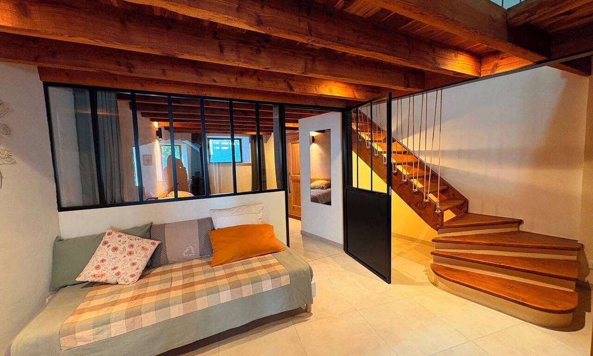 Poligny House | L'Establou de Blanchette: a charming traditional Alpine-style house
