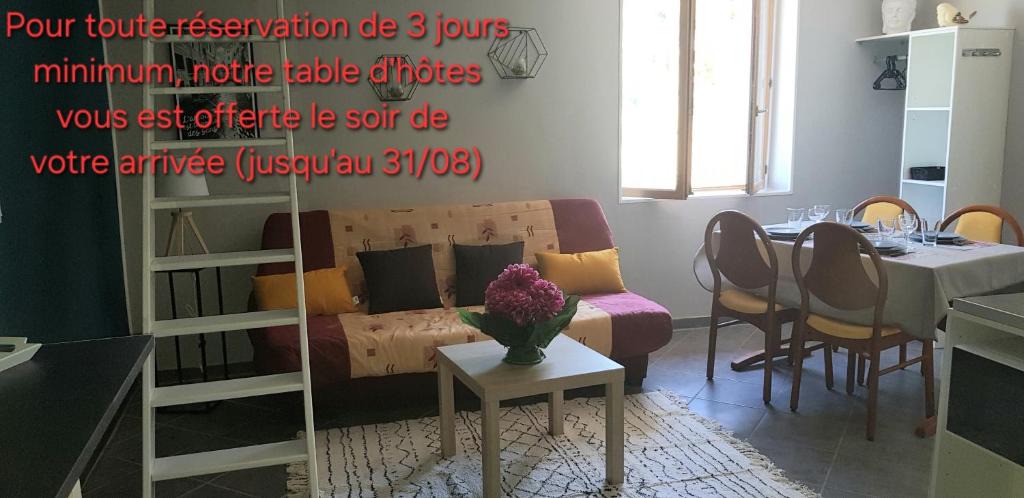 Saint-Nectaire Apartment | L'Hermitage - piscine et mini golf