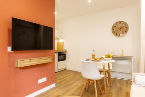 Dax Apartment | L Honorine Studio Terracotta Dax