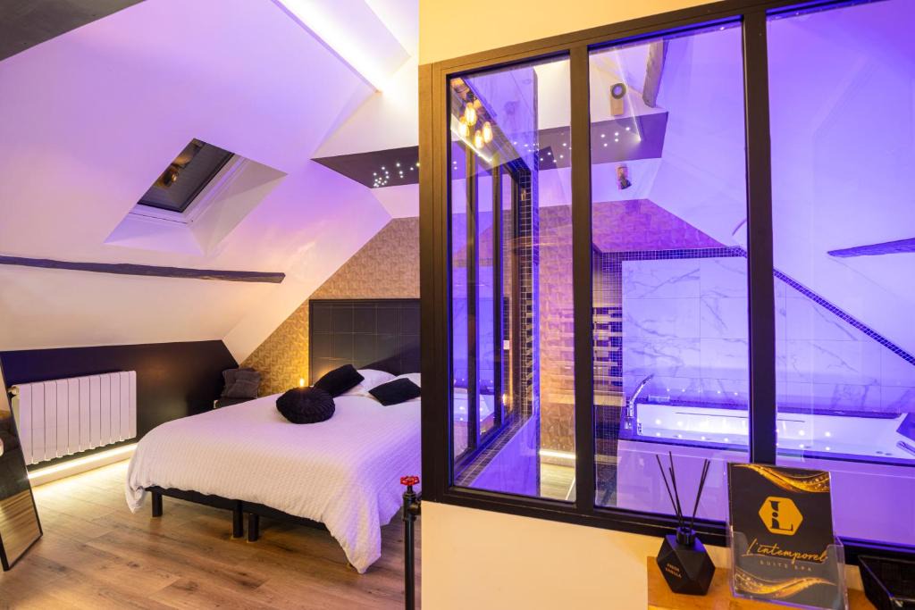 Champagne-sur-Oise Hotel | L'Intemporel Éclipse Suite Spa Privatif