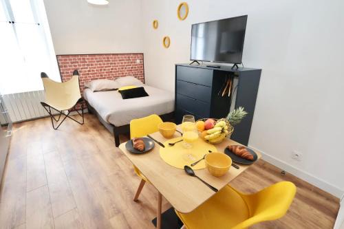 Pontivy Apartment | L'Ocre - Wifi - 400m centre Pontivy